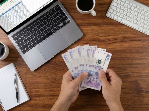 Horas Extras en Colombia 2026: Cómo se Calculan y Cuándo Te las Deben Pagar